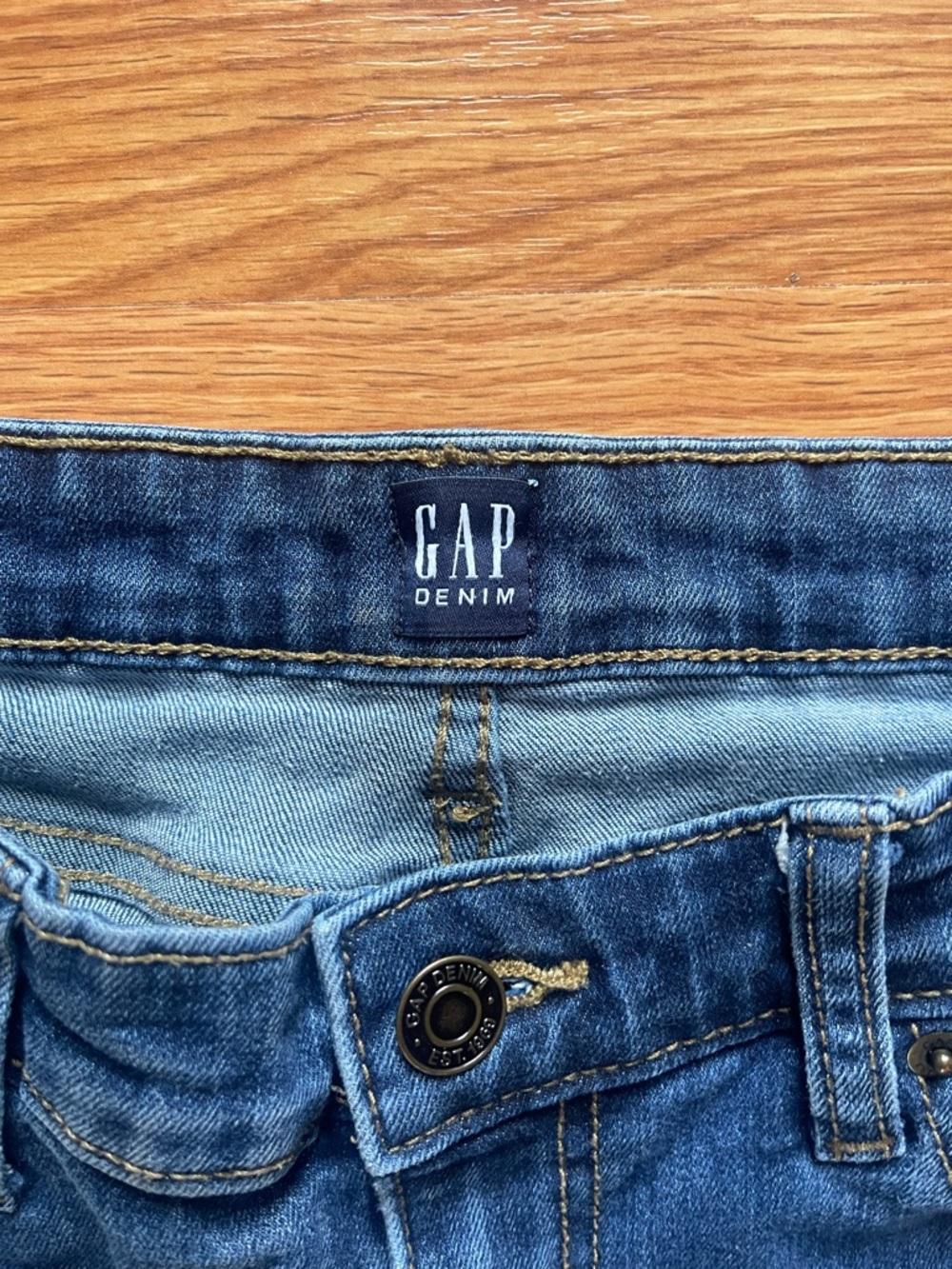 GAP Women's Dark Blue Skinny Jeans - Picture 2 of 4